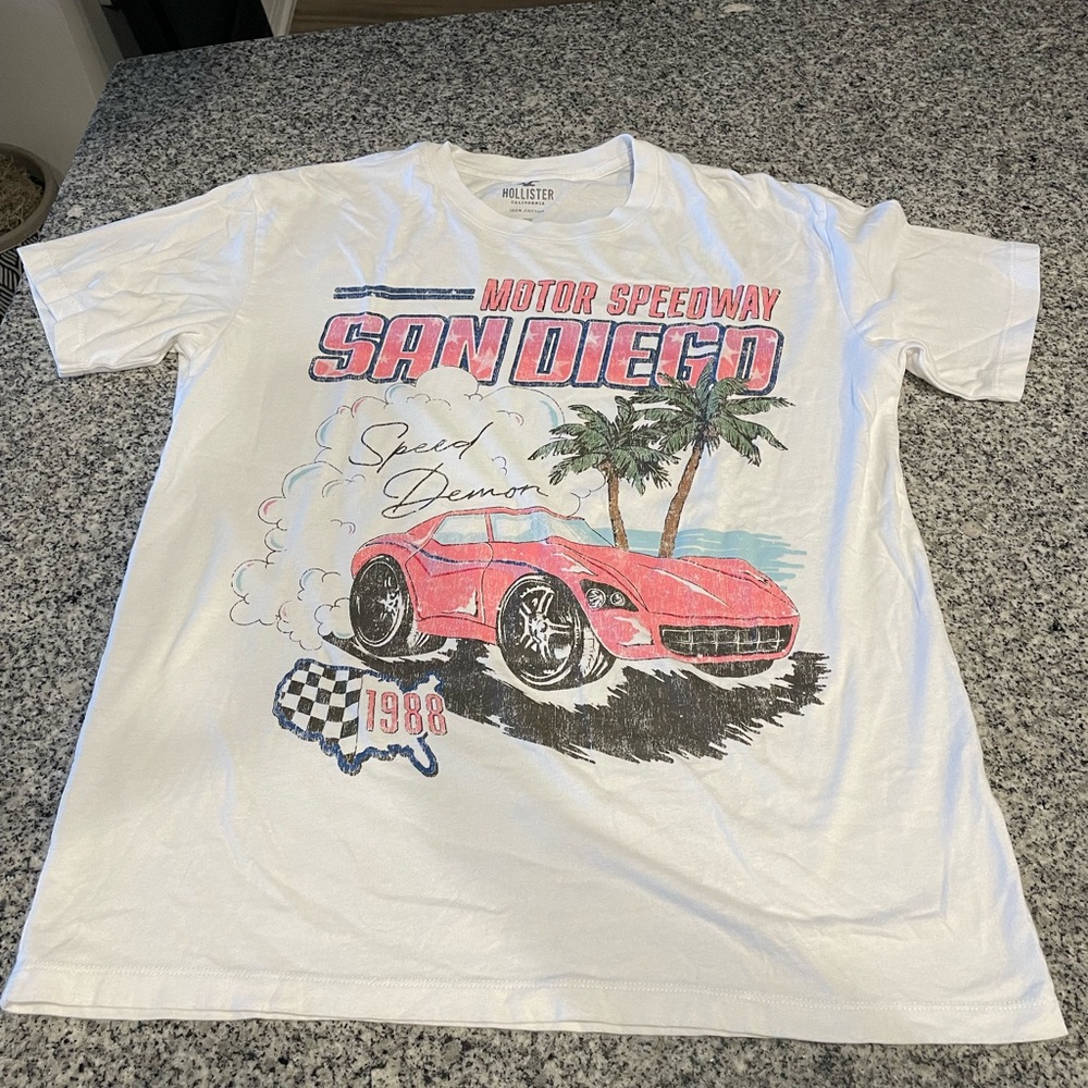 Hollister Graphic Tee
